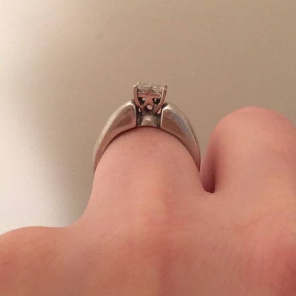 Wedding ring - Picture 2 of 5